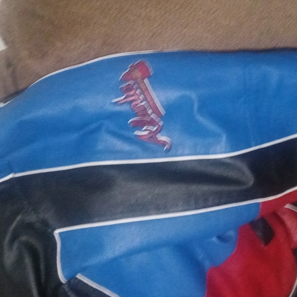 Leather jacket - Picture 3 of 3